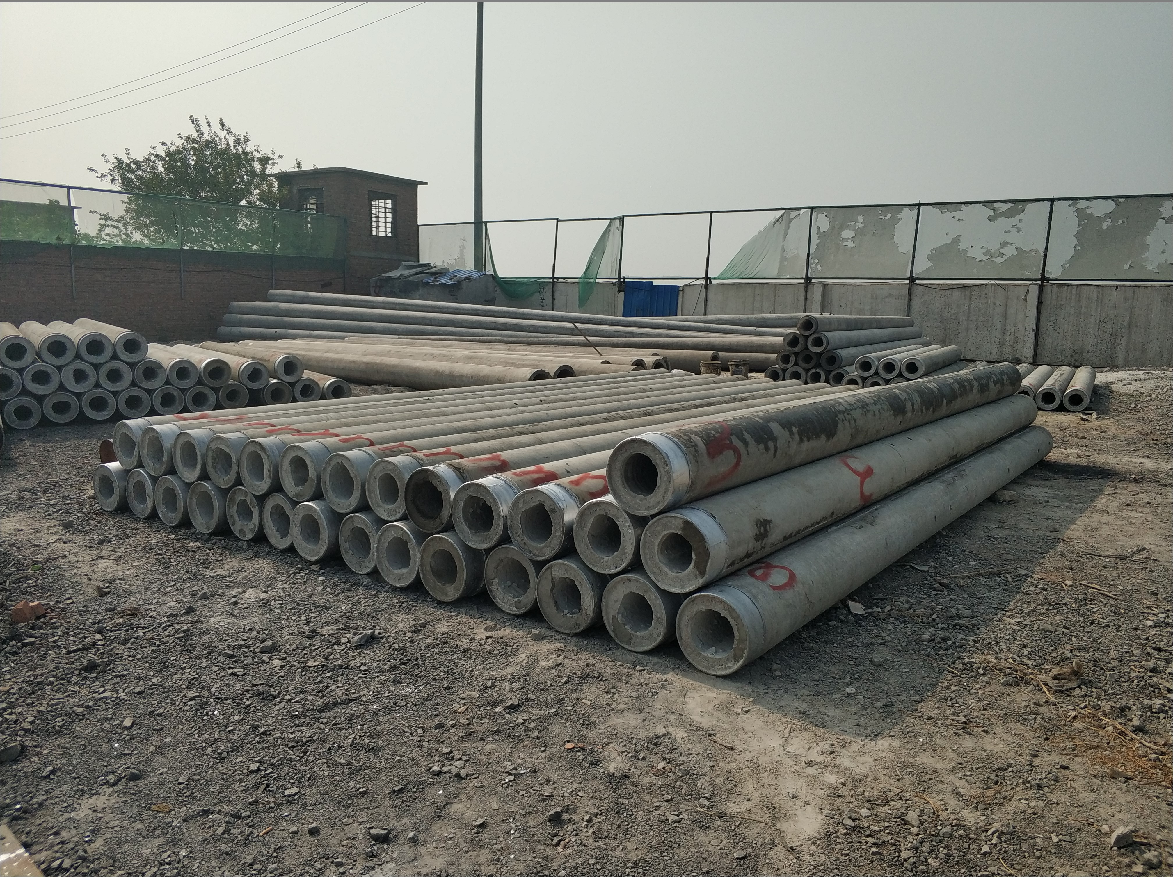 水泥電線桿廠家如何設(shè)計(jì)電線桿的距離